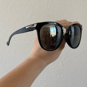 Oakley women polarized sunglasses